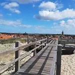 Homarus Bed By The Sea